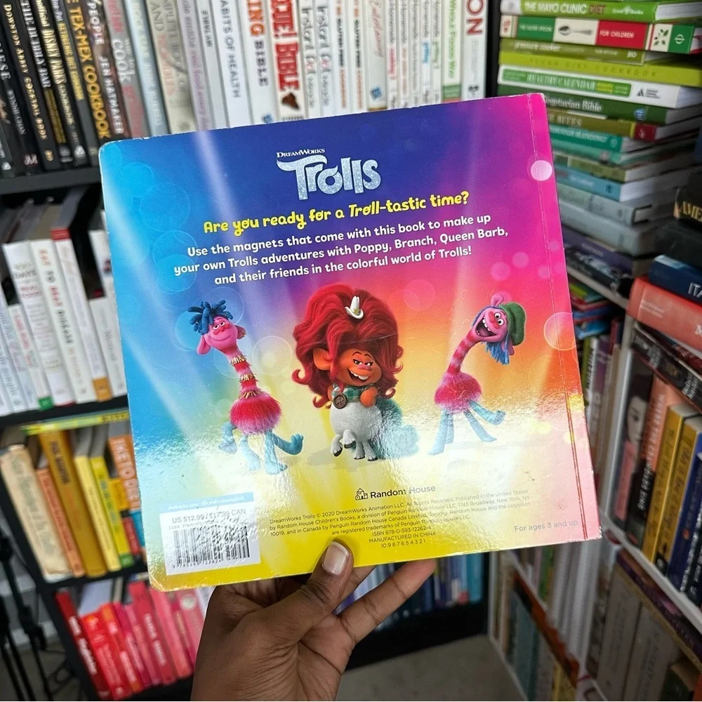 Trolls Magnetic Play Book